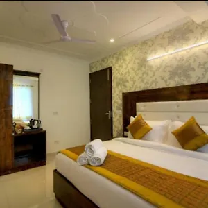 https://hotel-avalon-plaza.top-gurgaonhotels.com