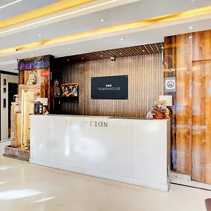 Super Townhouse Jageer Palace Near Mayapuri Chowk New Delhi