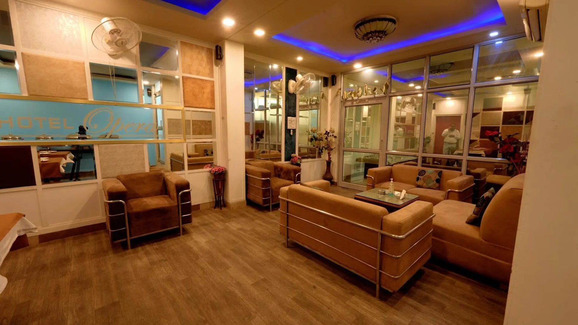 Country house Hotel Oppera Delhi Airport New Delhi